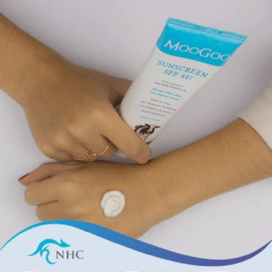 (PRE ORDER) Moogoo Clear Zinc Sunscreen SPF 40 120g/200g shelf life 2yrs